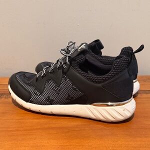 Louis Vuitton After game logo monogram sneakers in black leather and mesh 38